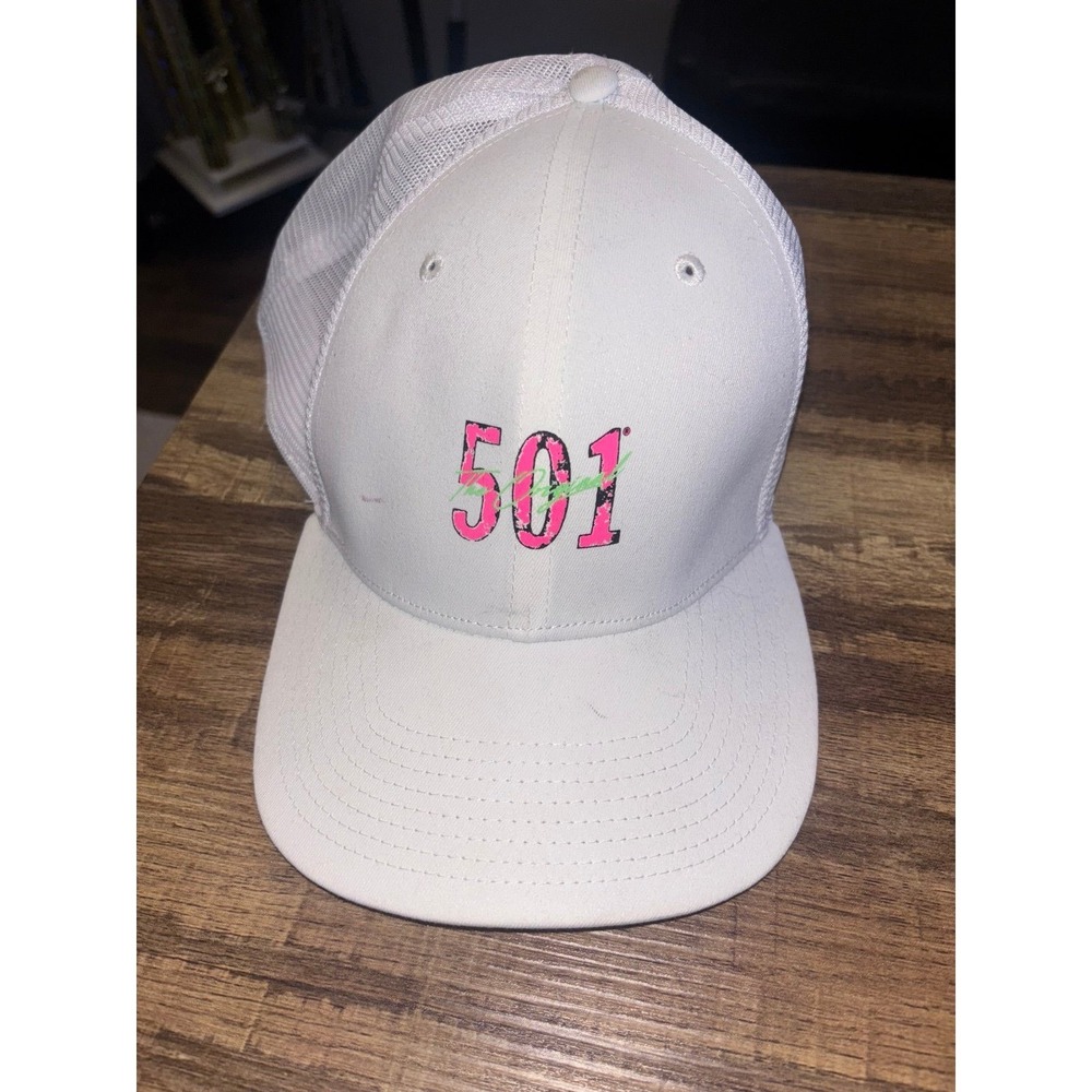 Women's Levi's Hat NWT